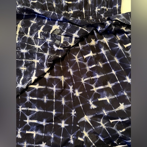 Evereve Black and White Patterned Top - Picture 8 of 11